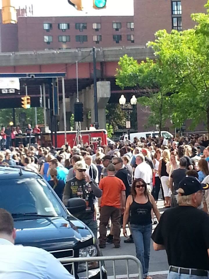 Pearl Street Jam — large crowd filling Pearl Street Albany NY