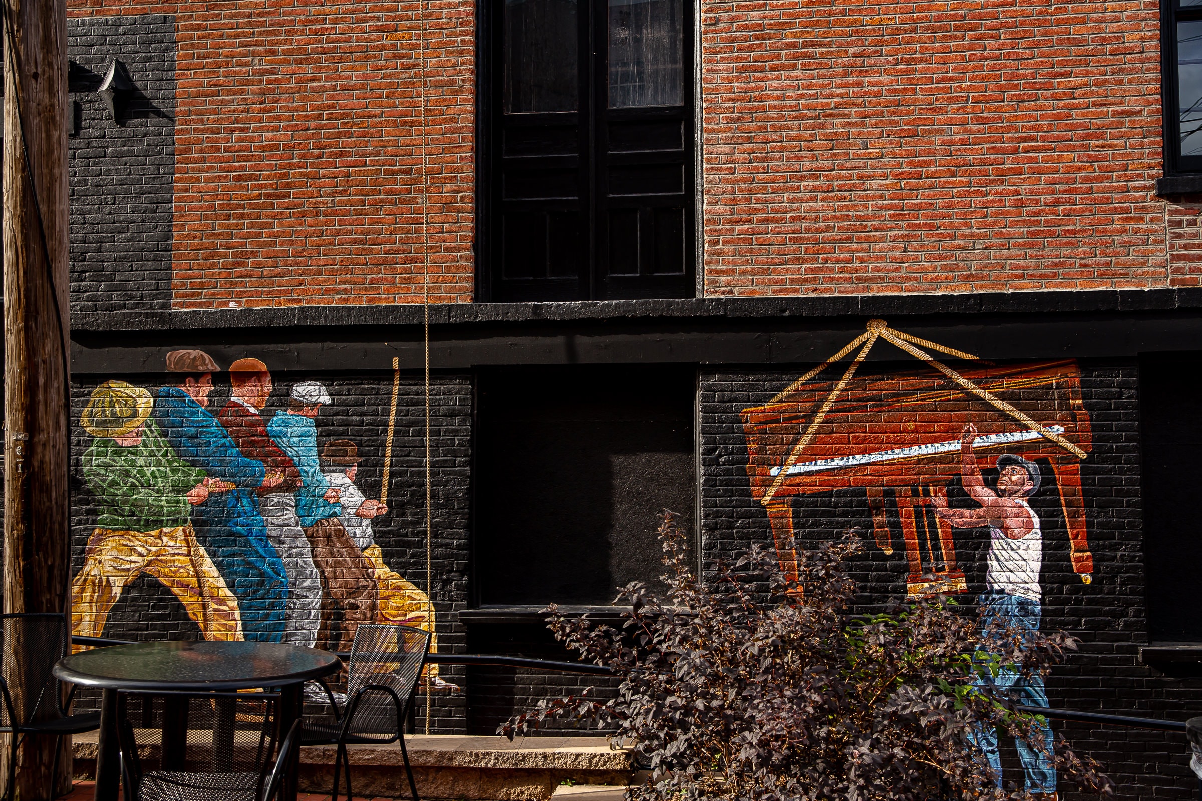 Courtyard overview with mural complex